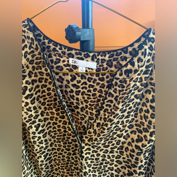 DR2 Leopard Blouse - Picture 3 of 3
